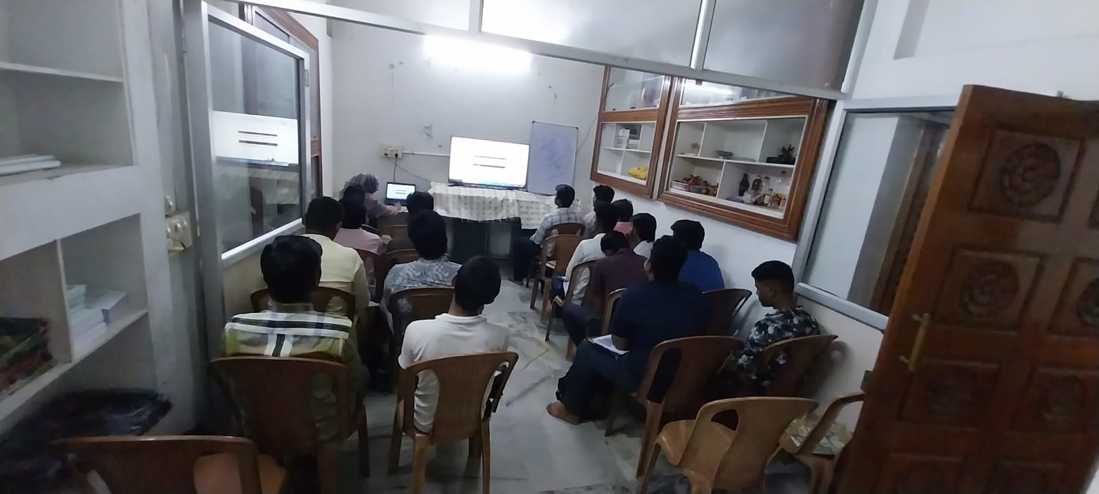 Well-equipped smart classroom at CSC Walajapet