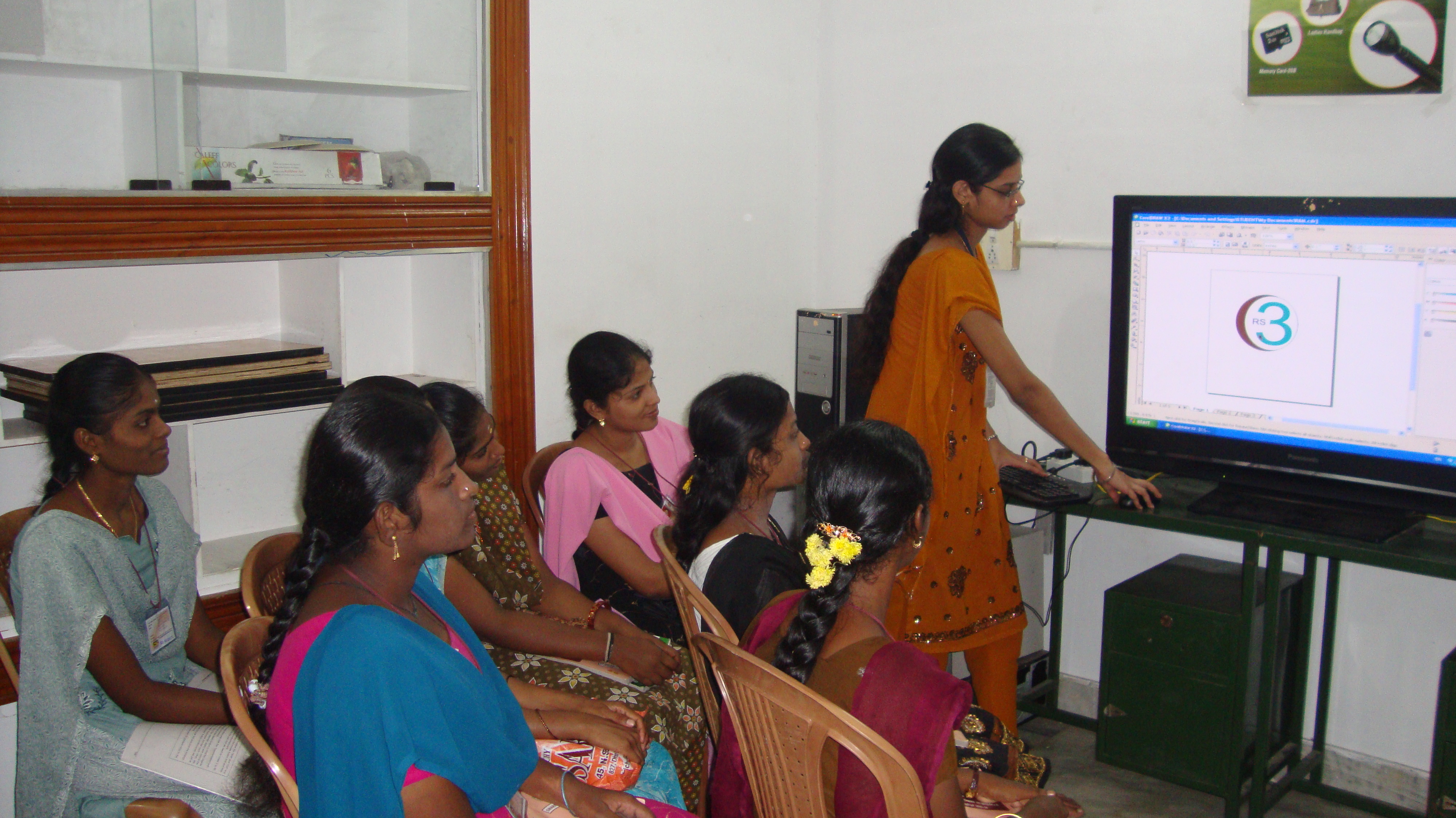 Experienced faculty members at CSC Walajapet